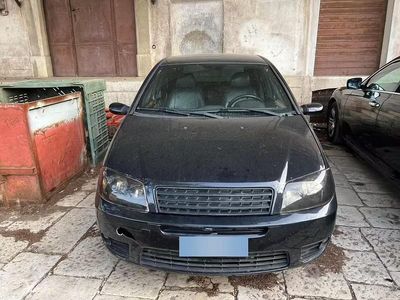 Begagnad Fiat Punto 75 HK (55 kW) 2006 Svart Halvkombi