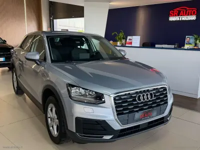Usata Audi Q2 116 CV (85 kW) 2019 Argento SUV