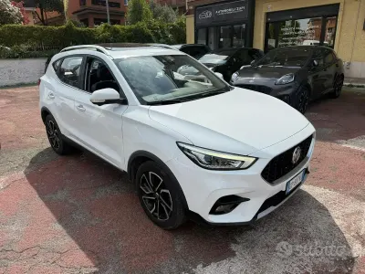 Usata MG ZS Luxury 111 CV (81 kW) 2023 Bianco SUV