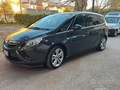 Usata Opel Zafira Tourer Cosmo 131 CV (96 kW) 2016 Grigio Monovolume