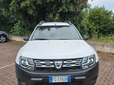 Usata Dacia Duster Lauréate 109 CV (80 kW) 2016 Bianco SUV