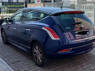 Usata Lancia Delta Gold 163 CV (119 kW) 2012 Blu/azzurro Utilitaria