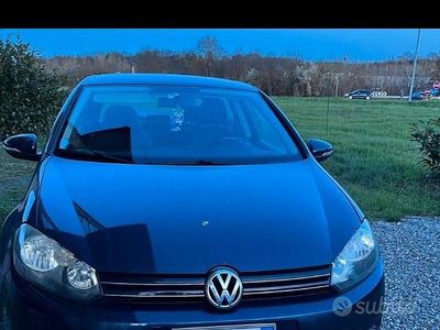 Usata VW Golf VI 122 CV (89 kW) 2009 Blu Utilitaria