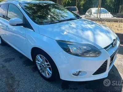 Usata Ford Focus 115 CV (84 kW) 2012 Bianco Berlina