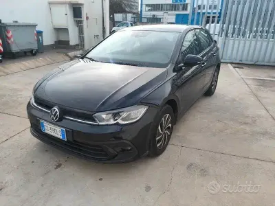 Usata VW Polo Life 80 CV (58 kW) 2023 Nero Utilitaria