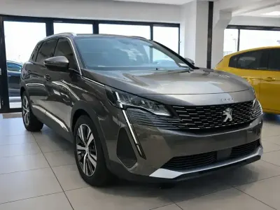 Gebraucht Peugeot 5008 Allure 131 PS (96 kW) 2024 Grau SUV