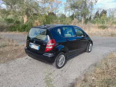 Usata Mercedes A180 Elegance 109 CV (80 kW) 2005 Nero Berlina