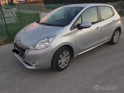 Usata Peugeot 208 68 CV (50 kW) 2015 Utilitaria