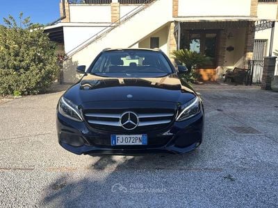 Usata Mercedes C220 170 CV (125 kW) 2017 Blu/azzurro Station wagon