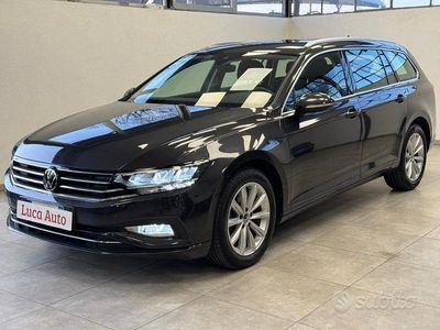 Usata VW Passat Pro 122 CV (89 kW) 2020 Grigio Station wagon