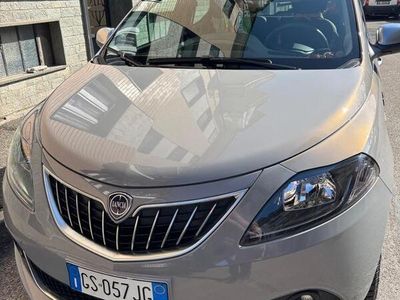 Usata Lancia Ypsilon 69 CV (50 kW) 2023 Grigio Utilitaria