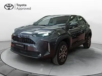 Begagnad Toyota Yaris Cross Trend 116 HK (85 kW) 2022 Grå SUV