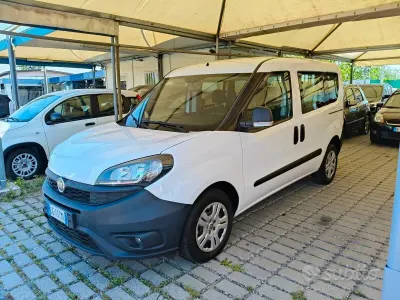 Usata Fiat Doblò Lounge 95 CV (69 kW) 2021 Bianco Monovolume