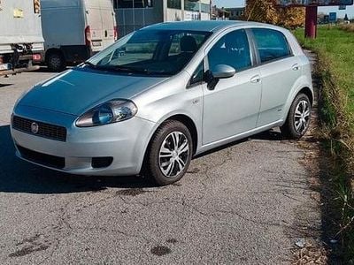 Argento Usata 2008 Fiat Grande Punto Dynamic Utilitaria | 3990 € (Buon prezzo)
