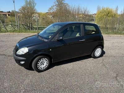 Usata Lancia Ypsilon 75 CV (55 kW) 2003 Nero Utilitaria