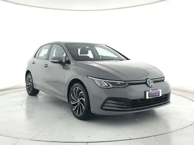 Brugt VW Golf VIII Life 131 HK (96 kW) 2023 Grå Sedan