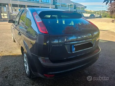 Usata Ford Focus 90 CV (66 kW) 2008 Nero Berlina