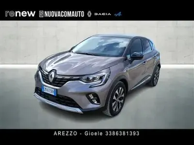 Usata Renault Captur Techno 160 CV (117 kW) 2023 Grigio scuro SUV