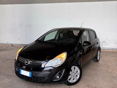 Usata Opel Corsa 75 CV (55 kW) 2013 Nero Utilitaria