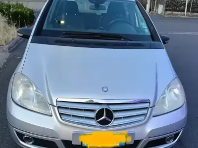 Usata Mercedes A180 116 CV (85 kW) 2009 Grigio Monovolume