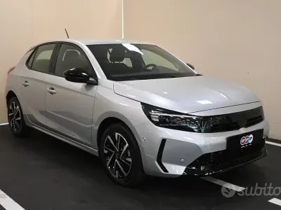 Usata Opel Corsa GS Line 101 CV (74 kW) 2025 Grigio Utilitaria