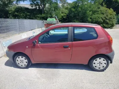 Usata Fiat Punto S 60 CV (44 kW) 2000 Rosso Utilitaria