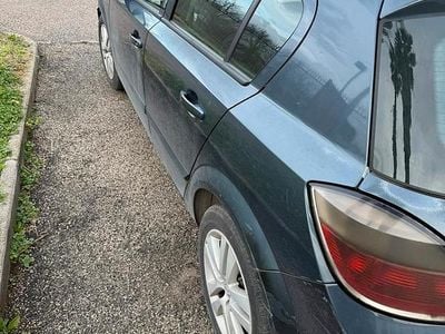 Brugt Opel Astra 90 HK (66 kW) 2007 Blå Hatchback
