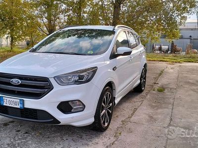 Usata Ford Kuga ST-Line 120 CV (88 kW) 2019 Bianco SUV