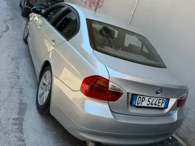 Usata BMW 318 143 CV (105 kW) 2008 Grigio Berlina