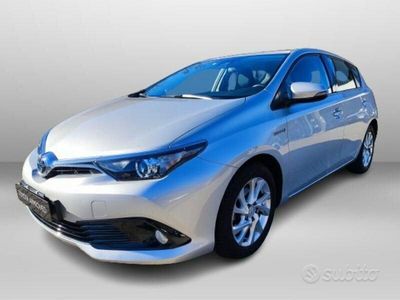 usata Toyota Auris Hybrid -