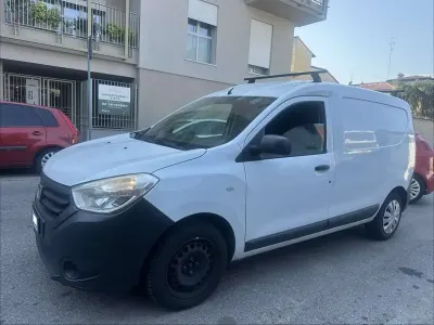 Usata Dacia Dokker Ambiance 83 CV (61 kW) 2017 Bianco Monovolume
