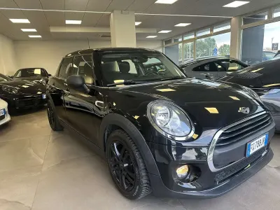 Usata Mini ONE 75 CV (55 kW) 2016 Nero Utilitaria