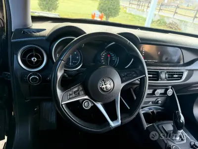 Usata Alfa Romeo Stelvio 190 CV (139 kW) 2019 Nero SUV