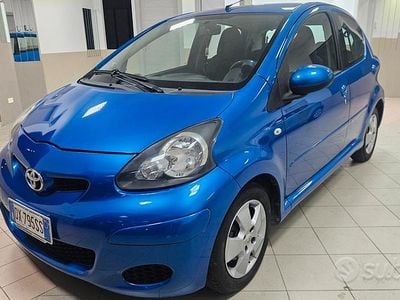 Usata Toyota Aygo 67 CV (49 kW) 2009 Blu Utilitaria