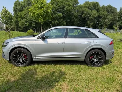 Usata Audi Q8 S-line plus 462 CV (339 kW) 2022 Argento SUV