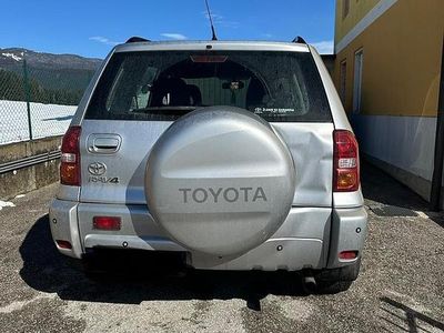Usata Toyota RAV4 128 CV (94 kW) 2004 Grigio SUV