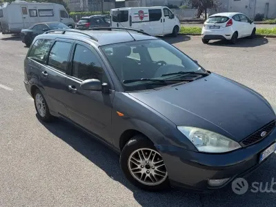 Usata Ford Focus Ghia 115 CV (84 kW) 2002 Nero Station wagon
