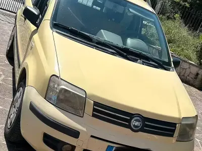 Usata Fiat Panda 69 CV (50 kW) 2006 Giallo Utilitaria