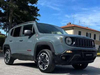 Usata Jeep Renegade Trailhawk 170 CV (125 kW) 2015 Grigio SUV
