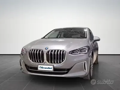 Begagnad BMW 218 Active Tourer Luxury Line 136 HK (100 kW) 2022 Grå Minibuss