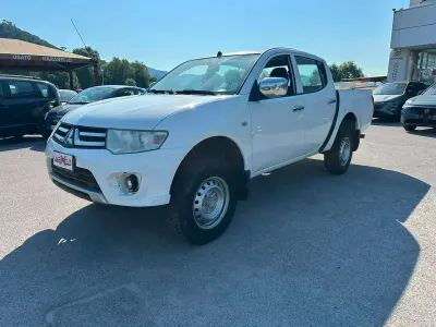 Usata Mitsubishi L200 Invite 136 CV (100 kW) 2016 Bianco Pick-up