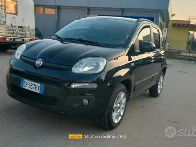 Begagnad Fiat Panda Lounge 80 HK (58 kW) 2012 Svart Halvkombi