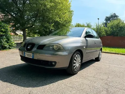 Usata Seat Ibiza Stella 64 CV (47 kW) 2004 Grigio Utilitaria