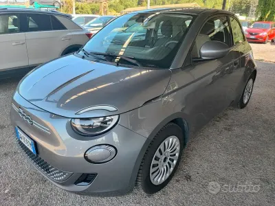 Usata Fiat 500e Action 42 kW (58 CV) 2022 Grigio Berlina