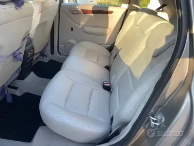Usata Mercedes B200 140 CV (102 kW) 2007 Grigio Monovolume