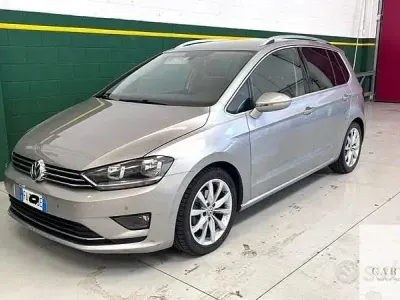 Usata VW Golf Sportsvan Comfortline 110 CV (80 kW) 2015 Grigio Monovolume