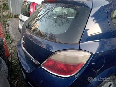 Usata Opel Astra 2004 Blu Berlina