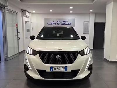 Usata Peugeot 2008 GT-line 131 CV (96 kW) 2020 Bianco SUV