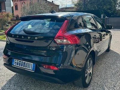 Usata Volvo V40 Kinetic 114 CV (83 kW) 2015 Nero Berlina