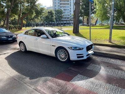 Usata Jaguar XE 180 CV (132 kW) 2018 Bianco Berlina